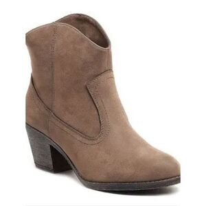 (S-4738) Rocket Dog Soundoff Women's Boot Sz 9